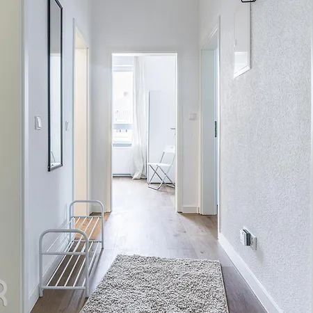 Apartment Voll Ausgestattete Und Moeblierte Mit Einzelbetten - Kueche - Wlan - Pkw-parkplatz *